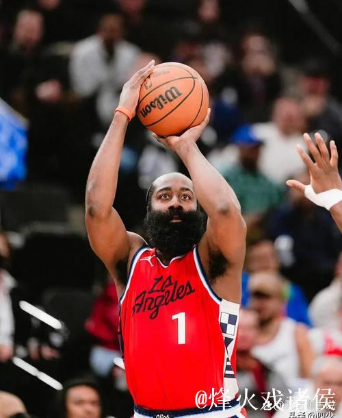 带伤作战!哈登穿着Harden.10,得到13分3篮板6助攻3抢断 带伤作战!哈登穿着Harden.10,得到13分3篮板6助攻3抢断