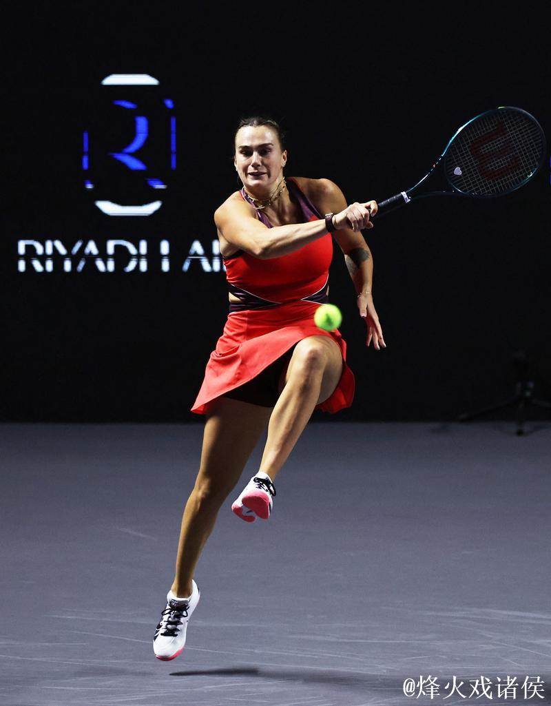 萨巴伦卡两盘完胜高芙,WTA总决赛四强出炉 萨巴伦卡两盘完胜高芙,WTA总决赛四强出炉